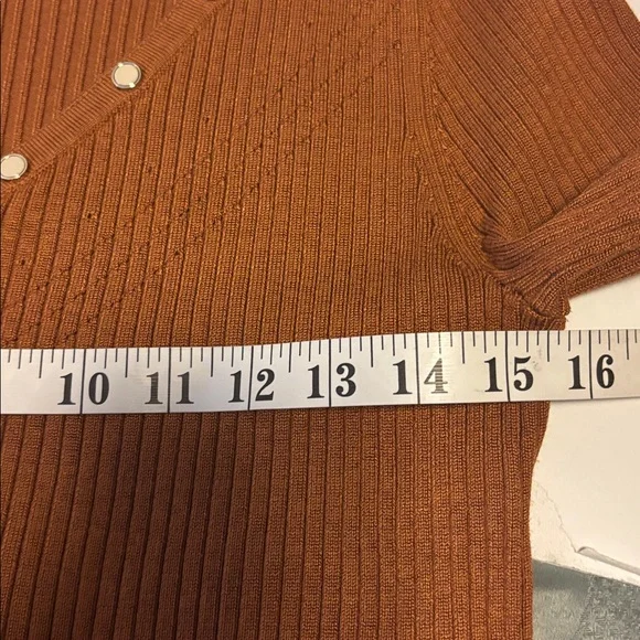 White House Black Market Copper Ribbed Long Sleeve Tight Knit Top Size Large - Picture 12 of 13